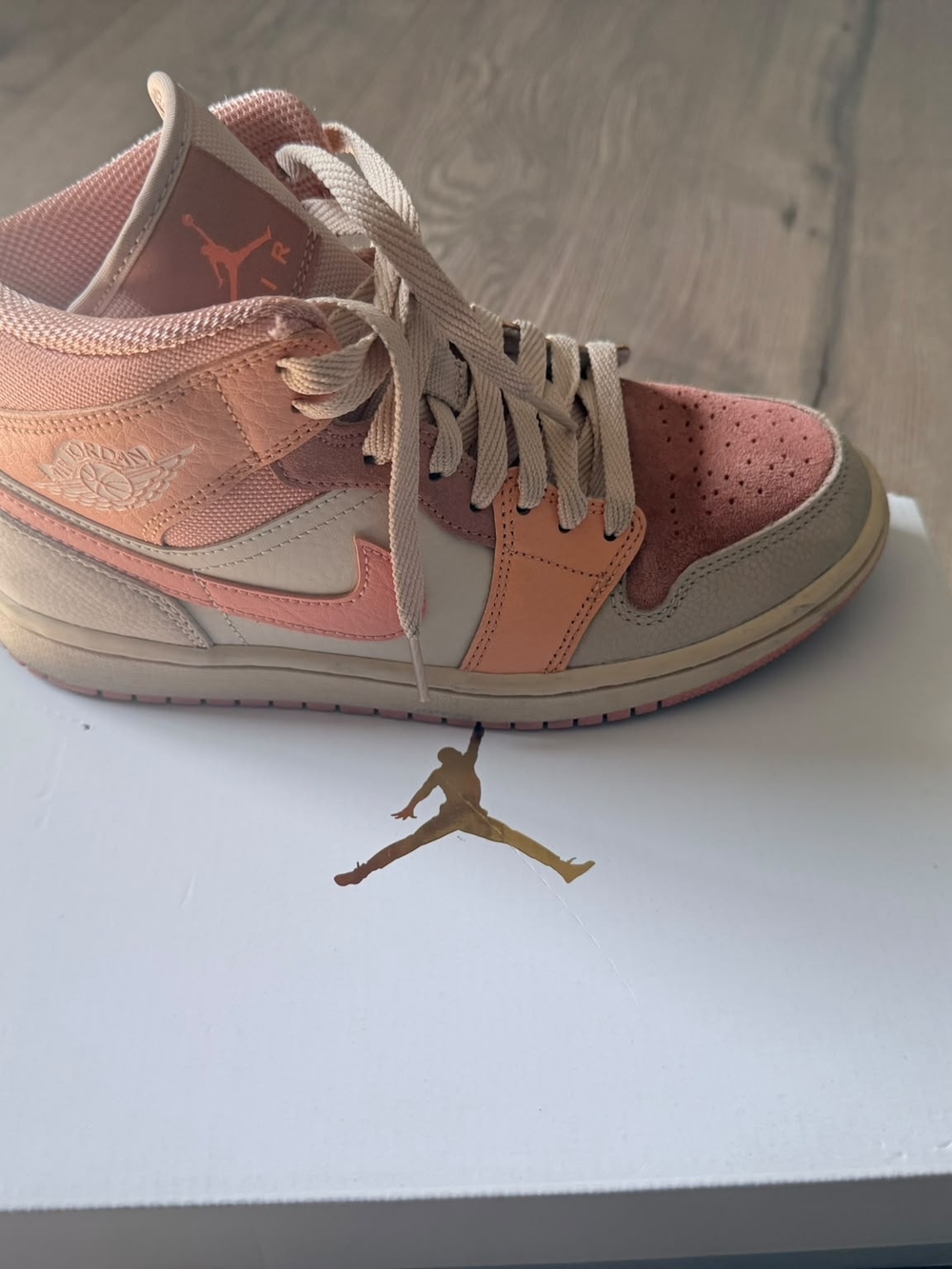 Air Jordan 1 Mid Apricot Orange